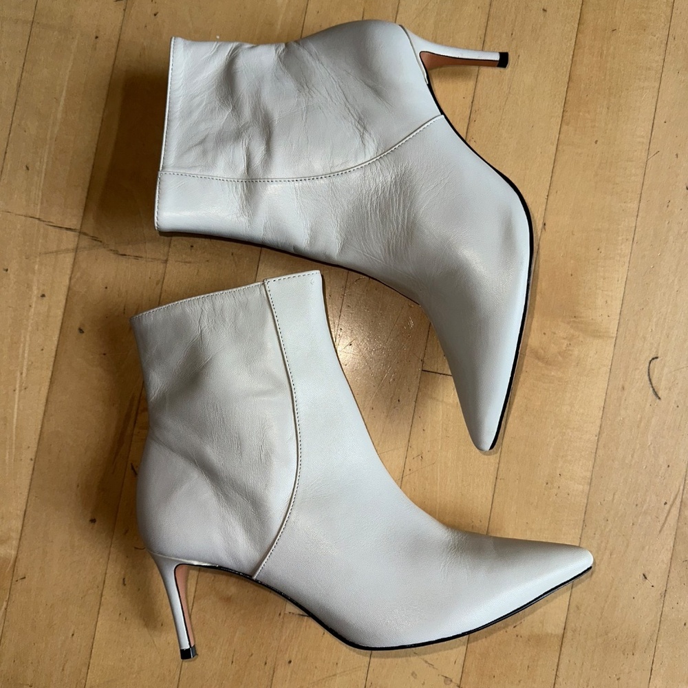 Like New SCHUTZ white Bette Bootie, 7, GD1159 - Picture 8 of 11